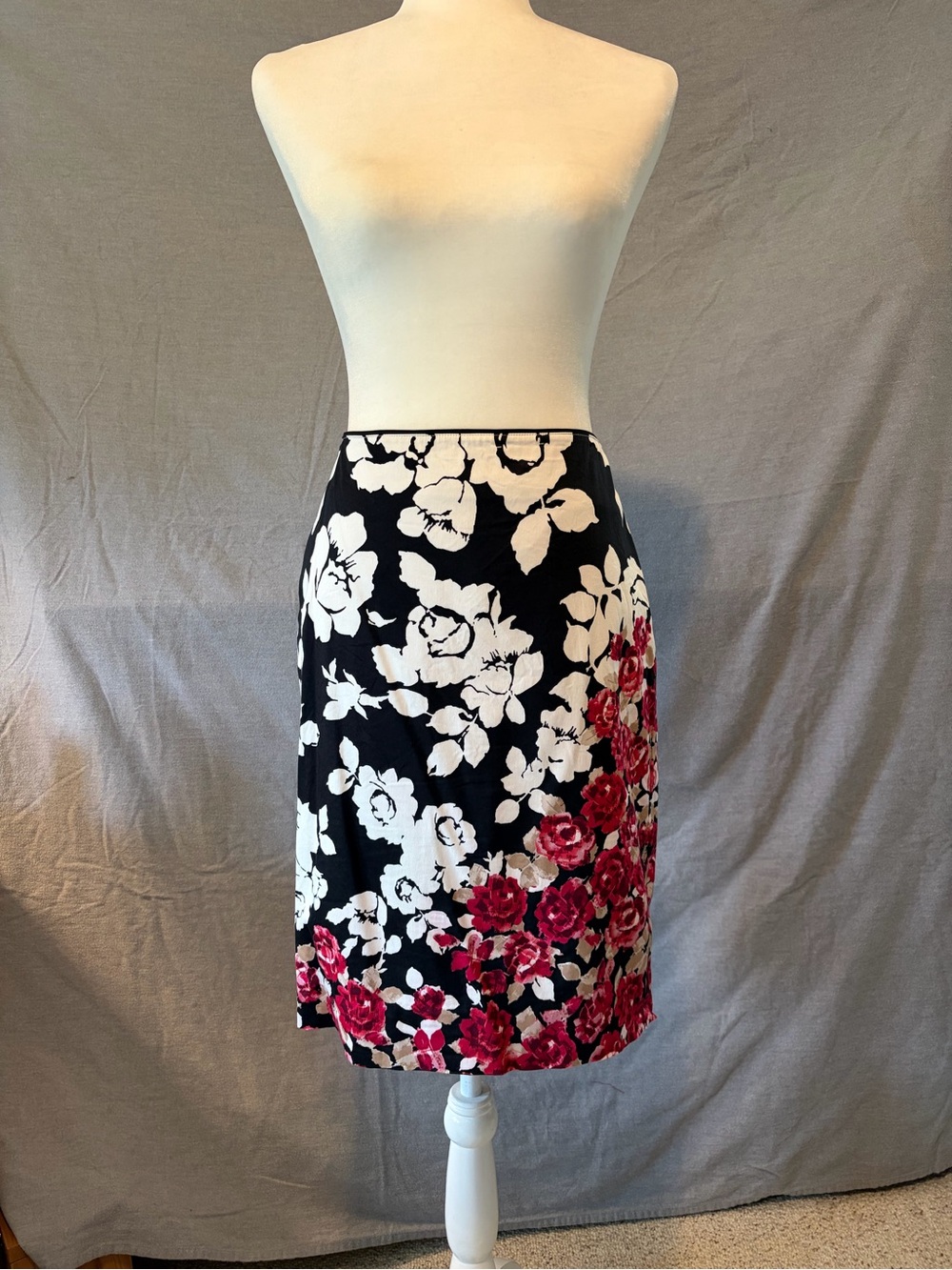White House Black Market Black Pencil Skirt with White and Magenta Floral Print